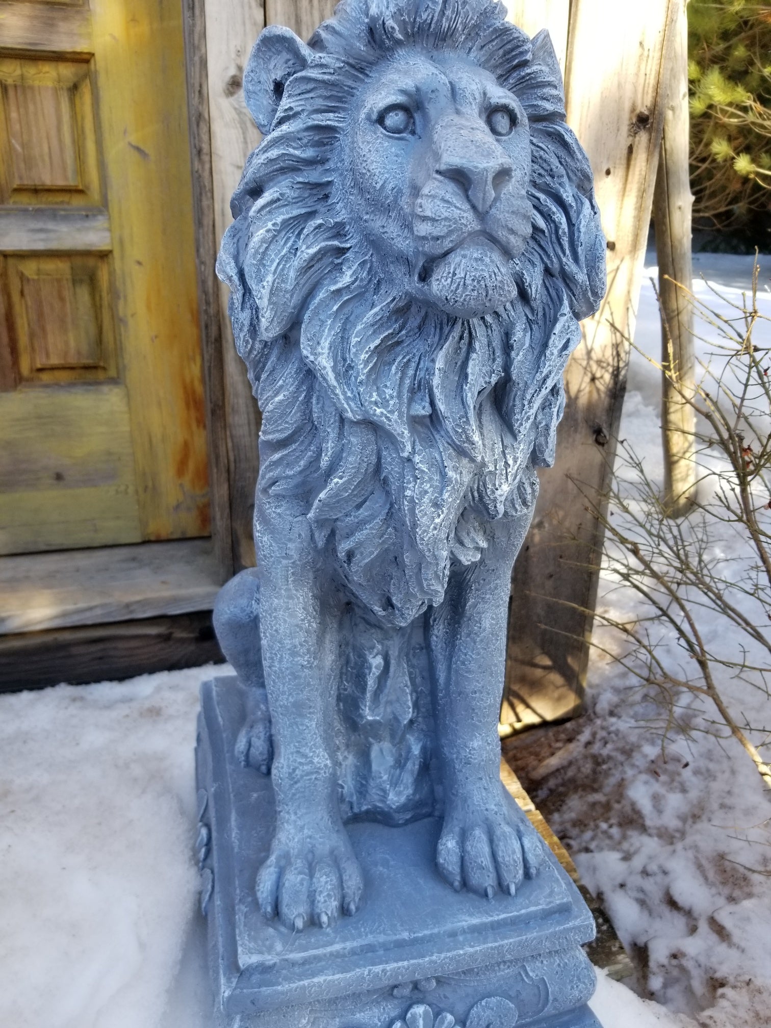 Sentinel Lion Statue – Maritime Tropical Decor & Statues