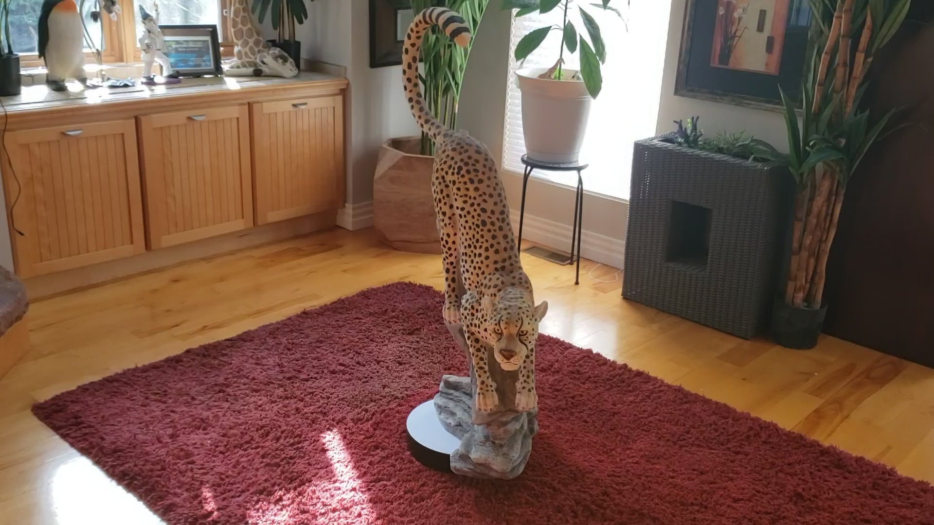 Auction for sale cheetah statue