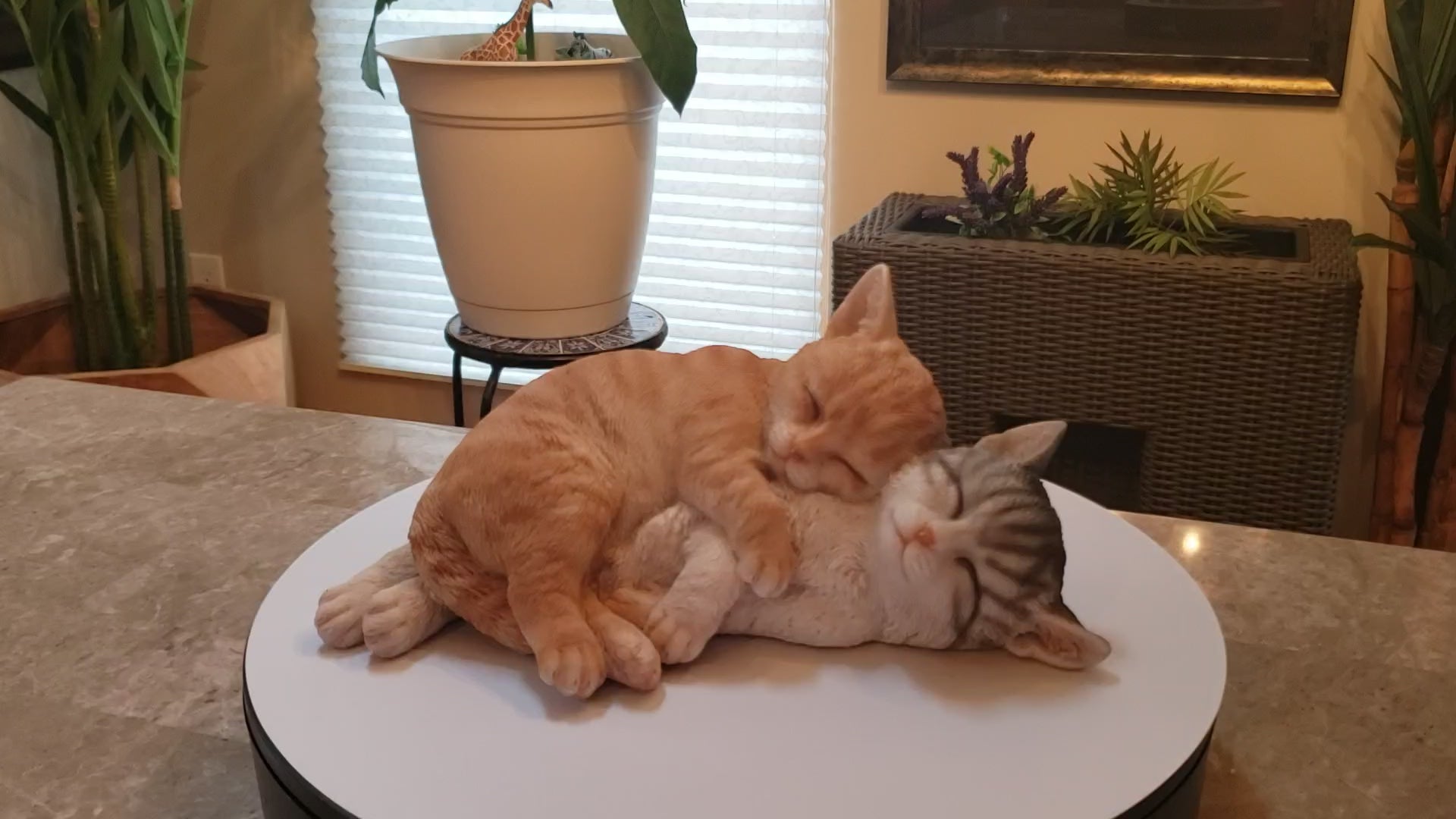 Auction for sale tabby cat pair statue
