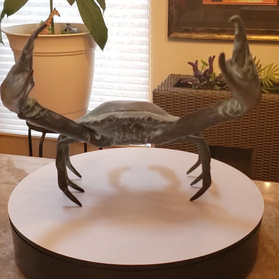 Auction for sale large crab statue