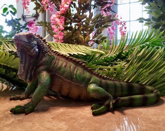 tropical iguana statue
